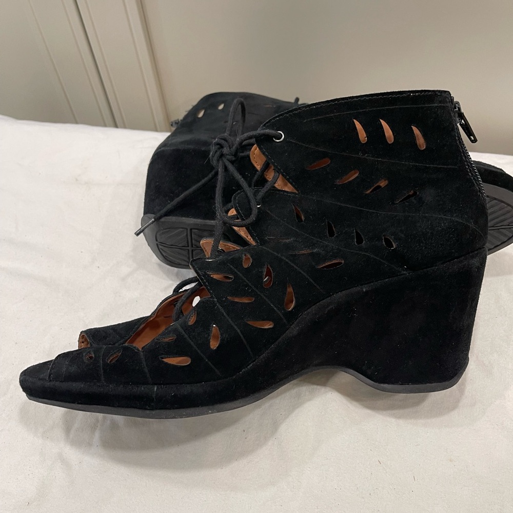 Gladiator Sandal D’Amour Des Pieds black suede wedge comfort, sandal